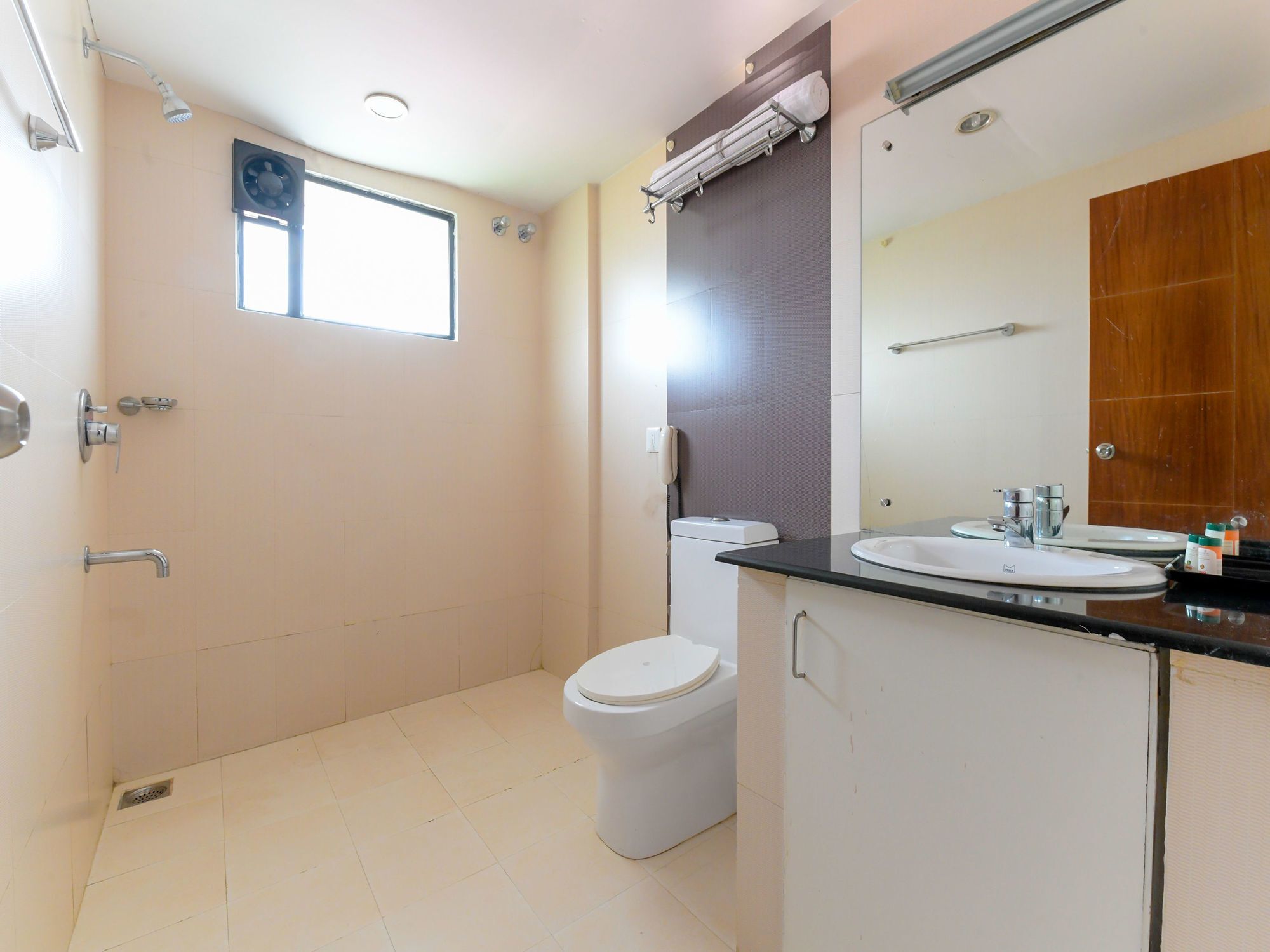 Oyo 7188 Ajantha Regency Hotel Kochi Eksteriør billede